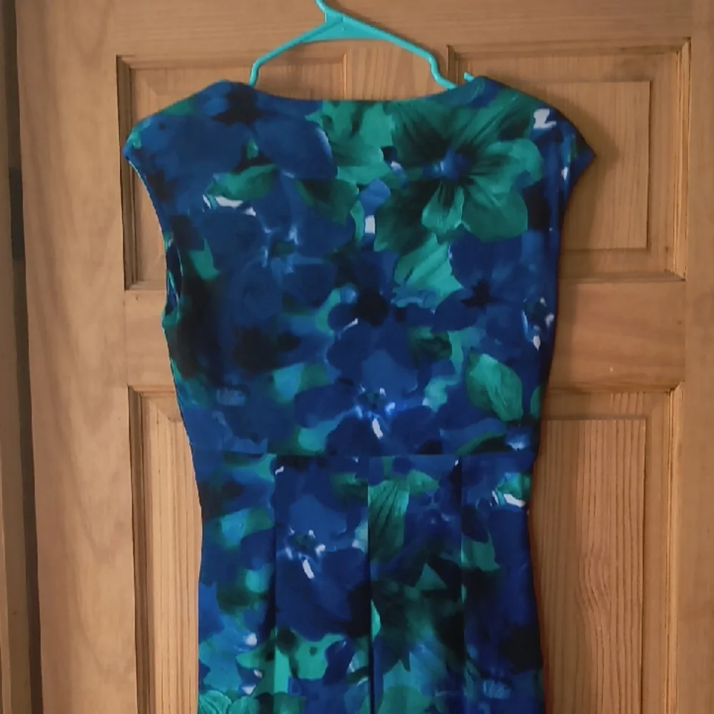 Lauren Ralph Lauren Blue and Green Floral Midi Dress - Picture 7 of 8